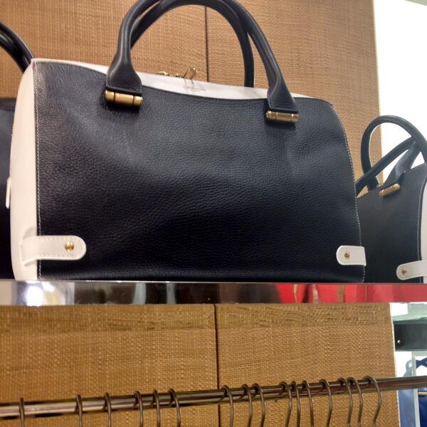 KGillespie2's tweet photo. Oh I would totally buy this! @ExtraPetite #LKBoston #CopleyPlace http://t.co/YK9lVWLpKA