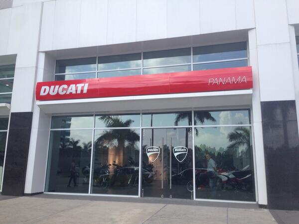 DucatiPanama's tweet photo. Para el día del Padre sorpréndelo con un regalo de @DucatiPanama http://t.co/f2qkNfM1SM
