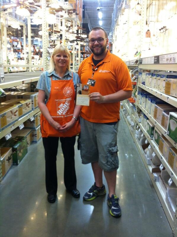 Mark S. being recognized by MET regional manager, Vicky for leading a fantastic stretch and flex.  Great job Mark.