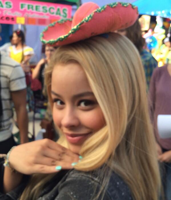 Lola G On Twitter Cierraramirez The Blonde Hair