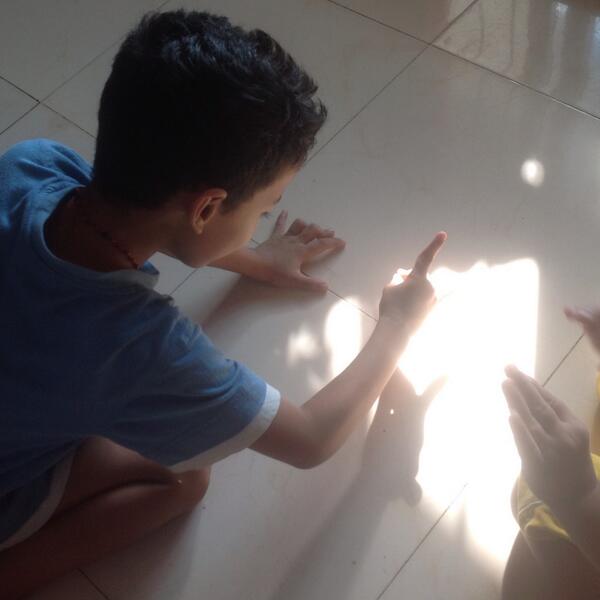 nakulshenoy's tweet image. Early morning experimentation with shadows. The @iTwins are already inspired by the #SpeakingShadows of @mayajadoo