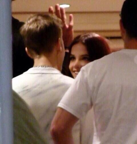 BoNVQy3IEAALgQj.jpg:large