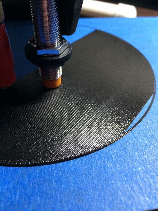 DesignMakeTeach's tweet image. Hard to explain the beauty of this first layer on new #Printrbot Metal Simple. #3dprinting #autoleveling #RockSolid