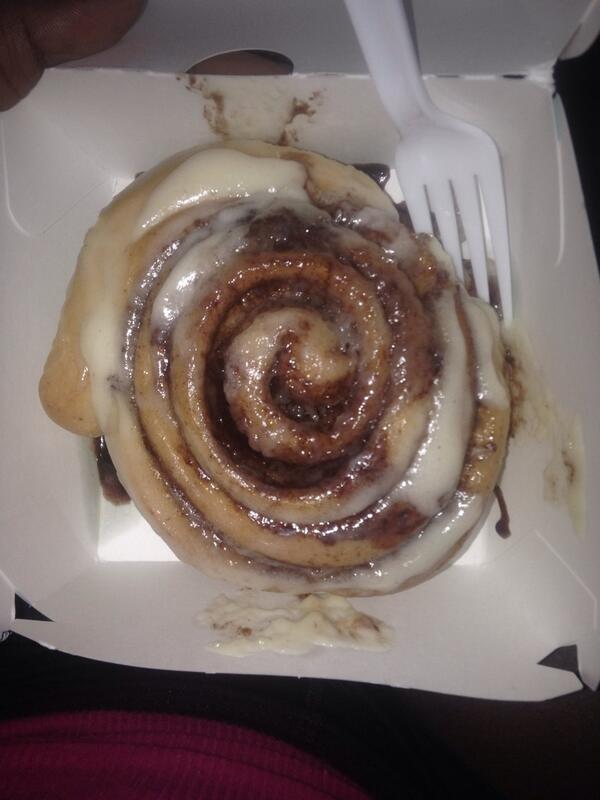 ThatsHer_Bro's tweet image. My view 😍😍 #latenighteating