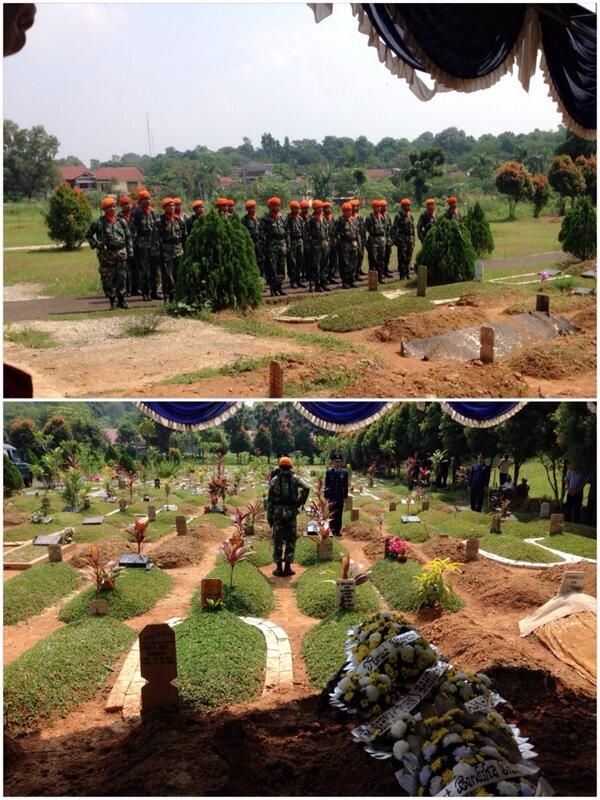 fikaputrieff's tweet photo. i know you always right by my side, i still loved you.. selamat jalan, pah :') http://t.co/aCHPIOCGgK