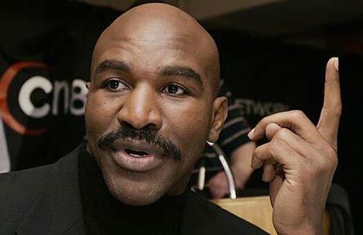 iznanka__news's tweet photo. Эвандер Холифилд @holyfield проведёт мастер-класс в #Серпухов'е. http://t.co/mKYwekPhbz #Serpukhov #Holyfield #бокс http://t.co/771qkq0y1Y