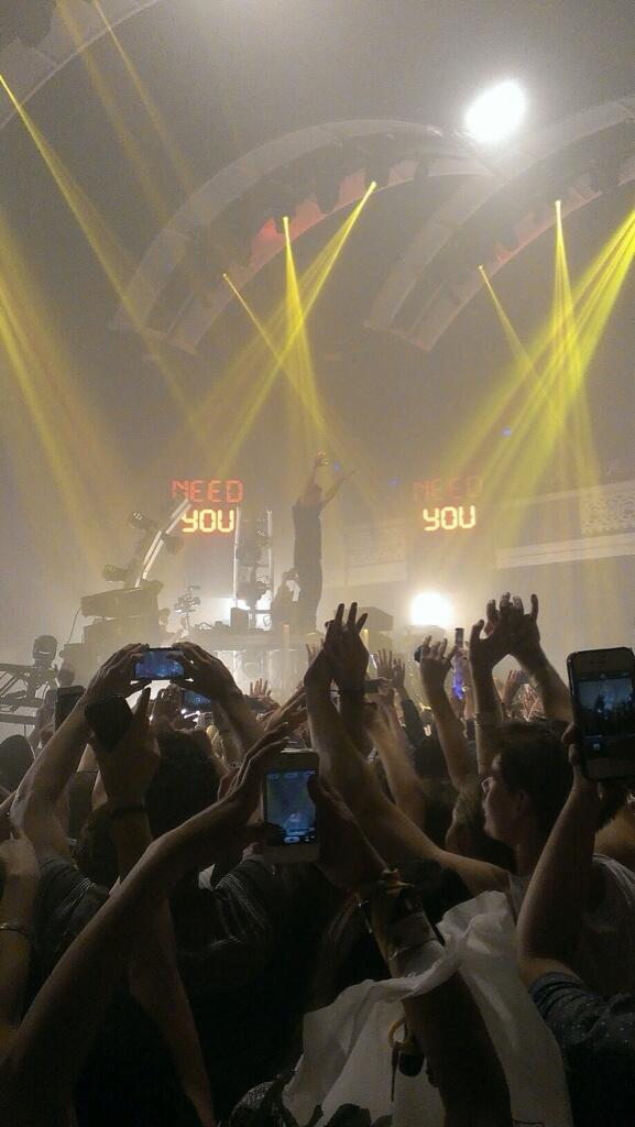 jaron95's tweet photo. This was just about the moment when I felt like everything might turn out ok. #AtmosphereLA @kaskade http://t.co/aPww4THkV8