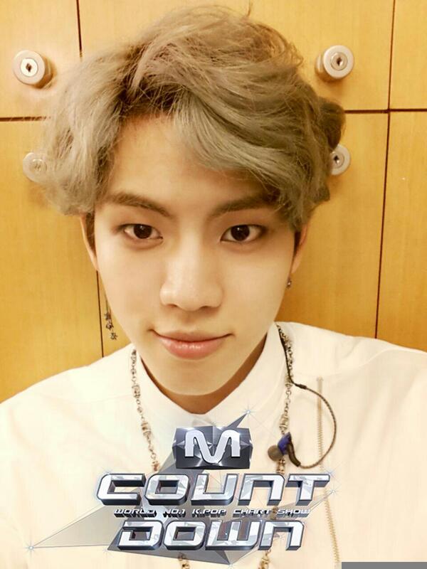 dwtop_b's tweet photo. 셀카 잘생겼어ㅜㅜㅜㅜㅜㅜㅜㅜㅜㅡㅜㅜㅜㅜ https://t.co/d0s7umHala