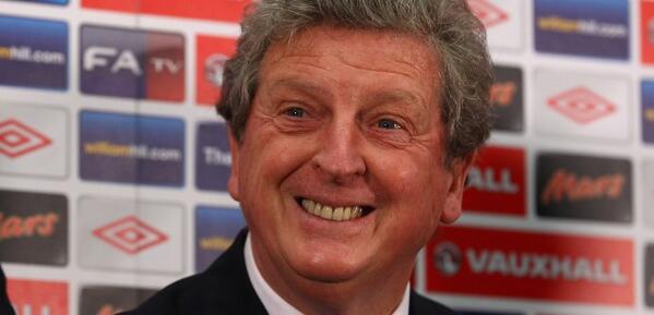 FootballFanCast's tweet photo. MASSIVE England news this morning... Luis Suarez is a #WorldCup2014 doubt after picking up a knee injury in training http://t.co/CAZxgVZ9W7