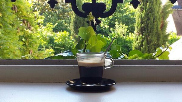 Wipiix's tweet photo. Résolution 69 chez #Wipiix: ne pas avoir l'esprit mal tourné et prendre un bon #café ! http://t.co/Qhshl6Vtxr