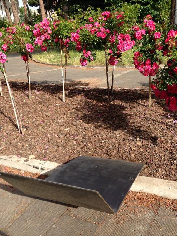 Brutti segnali a Roma. Divelta la targa che ricorda le donne nel Parco della Resistenza <a href="/toponomastica/">domenico d'amico</a>