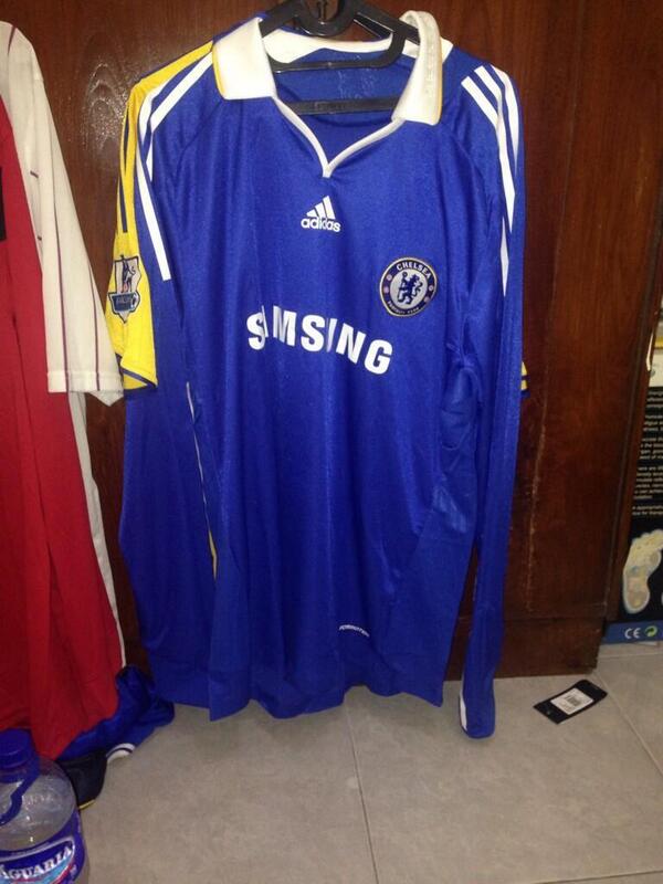 kickoffirst's tweet photo. @utdfootball @BaliUnitedShop #137 chelsea 08  formo xxl bnwt price 650k. Cp: 081225674531  #Jersey4Sale http://t.co/rzBzIbQVae