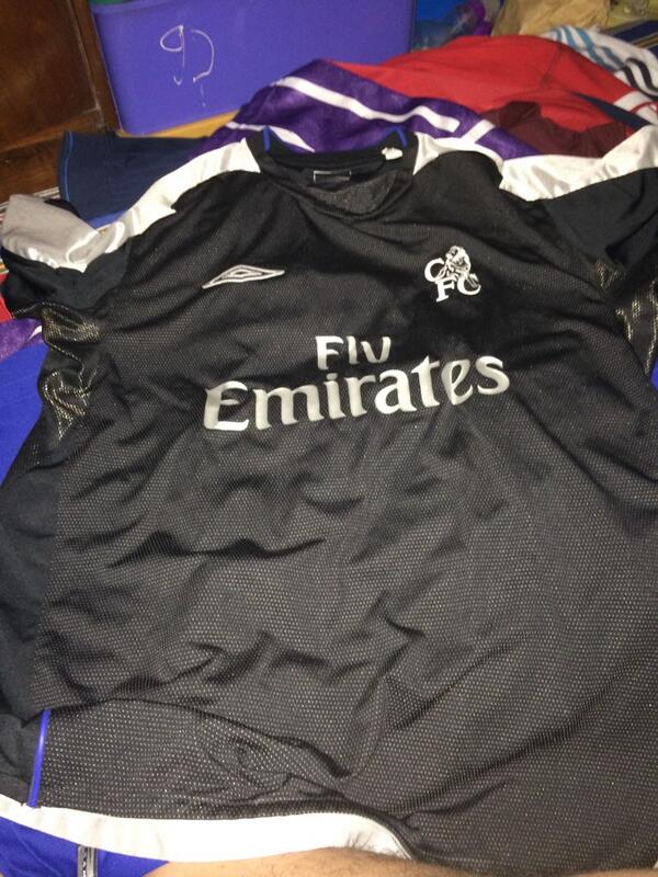 kickoffirst's tweet photo. @utdfootball #137 sale chelsea 04/05  size L cond vgc. Price 350k.cp: 081225674531 #jersey4sale http://t.co/vai9sx24hy