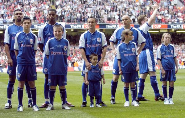 MillwallFC's tweet image. Photo: #OnThisDay 10 years ago, #Millwall reached the FA Cup Final
