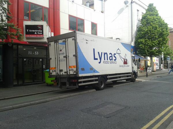 nigreenways's tweet photo. Loving your new bicycle, Lynas! Custom build? #sweet #DeliveringTheGoods http://t.co/b5ZEuoJHBB http://t.co/IznwFvJj6M