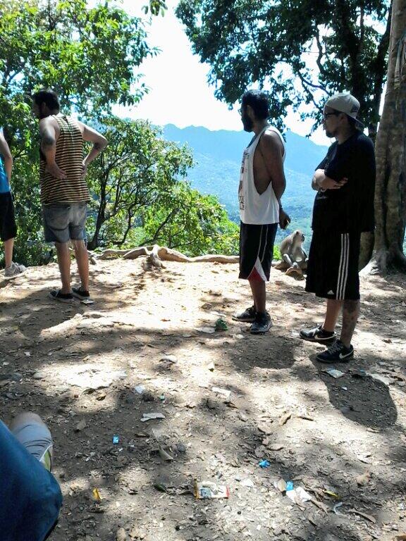 Ni bule lgi ganguin monyet :D <a href="/sensismala_/">#SENSI2015</a>  <a href="/custodia593/">Custodia Hardcore</a>