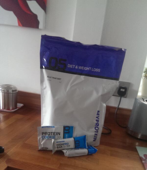 EmmafFoster's tweet photo. Looking forward to trying my new protein for @MyproteinUK and I got some freebies ☺👍 http://t.co/WufYncrF7X