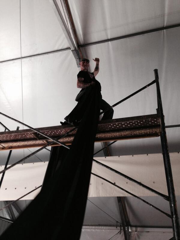 <a href="/HARD_SKILL/">Cesar Mayoral</a> montando <a href="/salabahia/">Sala Bahía</a> gracias!!!!!