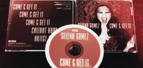 SelenaGomezPax's tweet photo. HEADER #PACK36 http://t.co/5eAW4UOt41