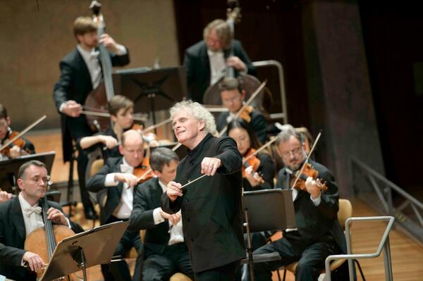 BerlinPhil's tweet photo. Created out of the deepest soul - preorder Schumann's 4 symphonies with @BerlinPhil on iTunes http://t.co/vZB4jR8K23 http://t.co/r53wNGVA2m