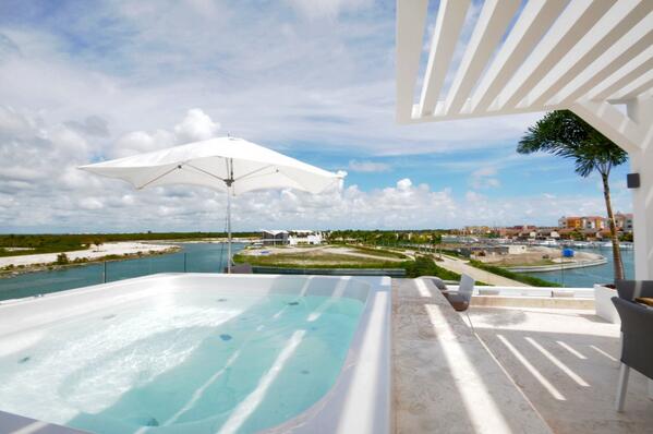 LiveCapCana's tweet photo. #Ocean21 located in the majestic surroundings of #CapCana's Marina #DominicanRepublic #RealEstate http://t.co/PPHN4JyFCM