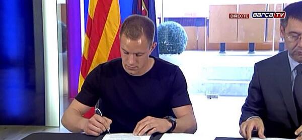 Alfremartinezz's tweet photo. Marc André Ter Stegen el nuevo portero del Barcelona tras firmar el acuerdo http://t.co/RZu2NowUFX