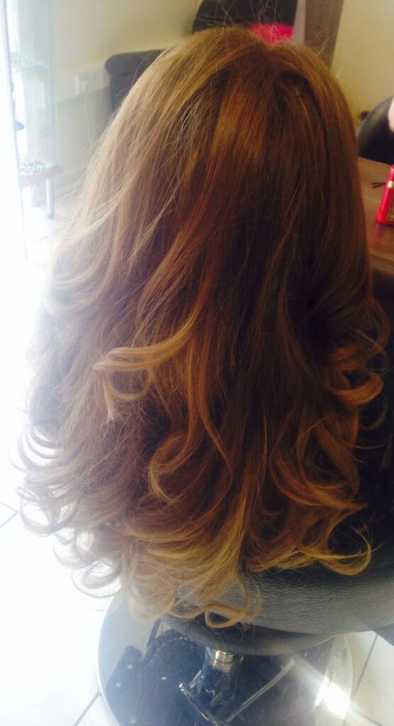 AmyExtensions's tweet image. 18&quot; full head micro ring hair extensions with curly blow just £220 xxx