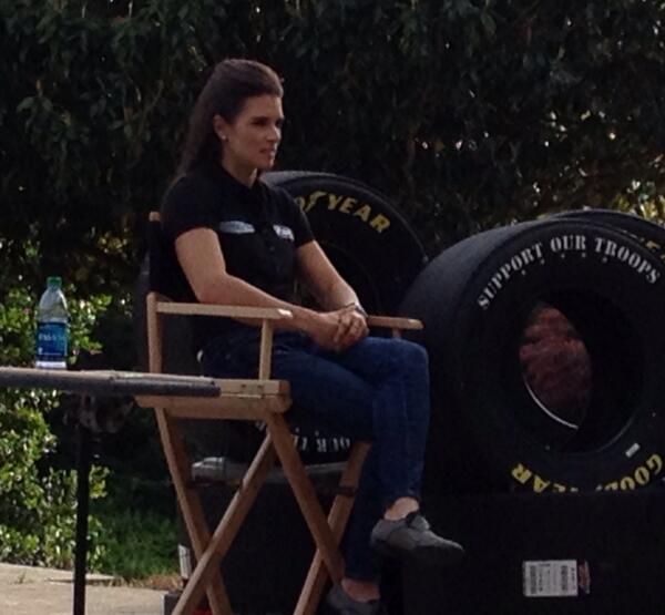 FixSfix's tweet image. Up early with Danica to support the troops with Goodyear