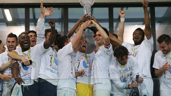 UEFAcom_it's tweet photo. "Il gruppo è il vero segreto di questo successo", ha detto #Gigli dopo il trionfo in Coppa slovena...@ParmaFC http://t.co/LzQB4TkVez