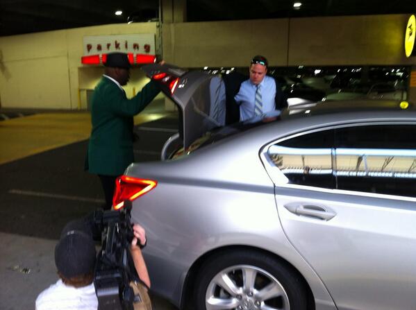 jlesboettcher's tweet photo. Shooting a story with @VidiLuke on @GreenCoatATL at @Atlanta_Airport. Takes hassle out of parking. http://t.co/zCELjEnVPU