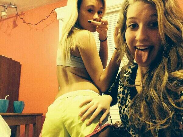 ElyriaHighBabes's tweet photo. 😈😈😈 @IXXVMCMXCVII_ @AlisonWheeler_  #ThirstTrapThursday http://t.co/xi9D8qEEYC