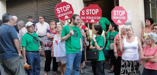 Ecofinanzas's tweet photo. 39.000 familias perdieron su vivienda en España en el 2013 - http://t.co/cOGDiQO4kn http://t.co/RliwEjZw6u