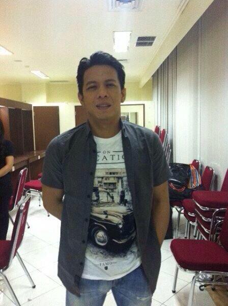 Tshirt famo on vacation available at greenlight n 3second store