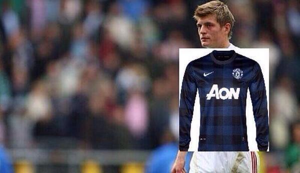 Toni Kroos has been spotted in a Man United shirt. done deal?!