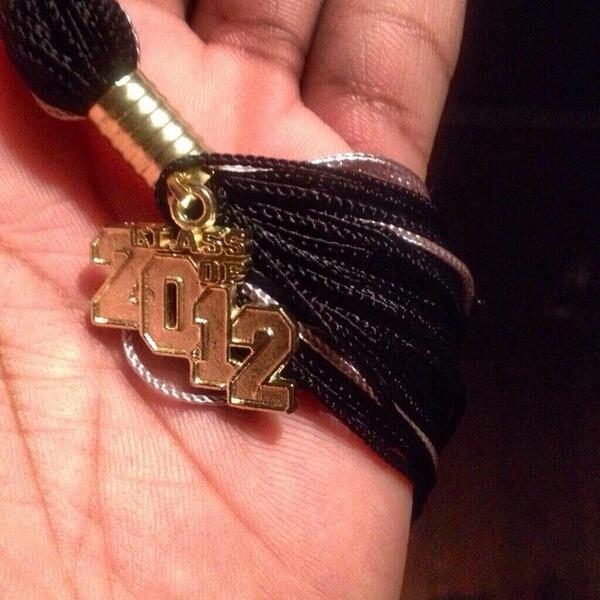 FunnyPicsDepot's tweet image. Ima let yall graduate but 2012 was the best graduating class of all time