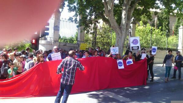 CoordinadoraFem's tweet photo. #Granada #Fachardon #abortolibre #HospitalReal exigimos q te vayas...exigimos Retirada de tu #leyaborto ánimo!! http://t.co/PvhLrjFoR7