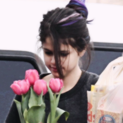 SelenaGomezPax's tweet photo. ICON #PACK11 http://t.co/YbE7uBuysy