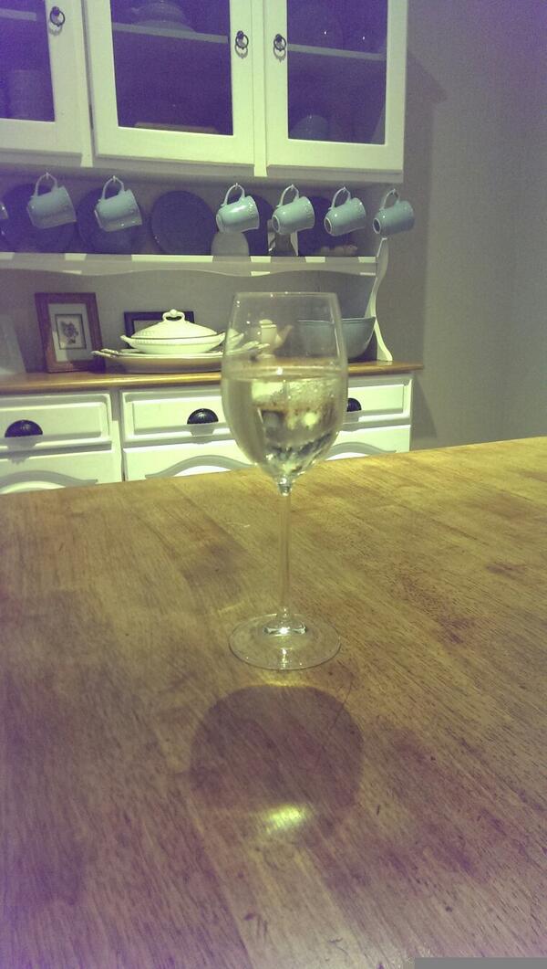 ellysherriff's tweet photo. Can't sleep....... Wine and catchup on revenge it is then!!! #imnotadrunkiswear http://t.co/RP3QYhgkDU