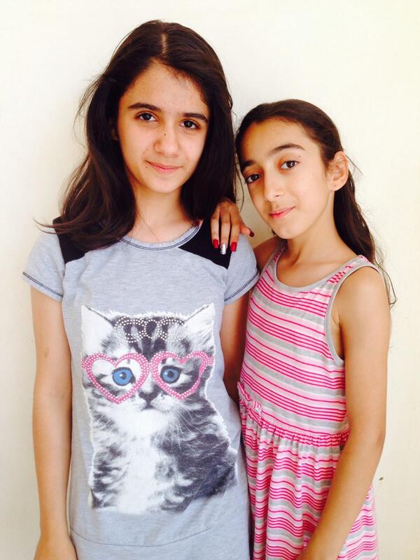 MMM_tvnetwork's tweet photo. خانم بارين و خانم بيتا در حال كار كردن...
#mmmtvnetwork http://t.co/QAz0qEg0CS