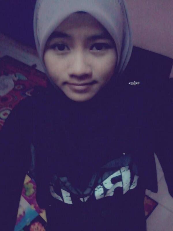 MiszzNadiaMei's tweet photo. Assalammualaikum... http://t.co/o51rvnr2An