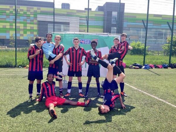 SCSportMaker's tweet image. Our @stock_college lads team at yesterdays @Cheshire_FA #Team19 festival. Well done guys!