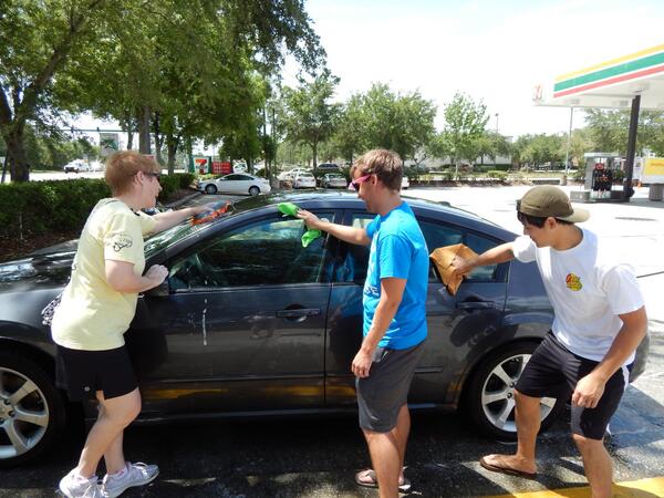 snaucforlando's tweet photo. Raising money :D http://t.co/kdXiFhgGdt