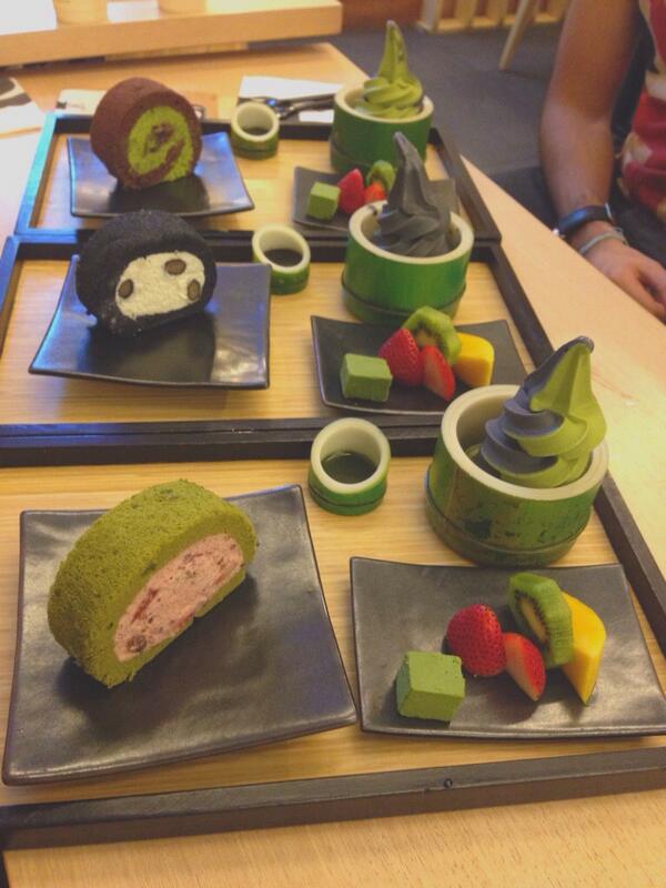 imyour__liwu's tweet photo. พารากอนค่ะ ข้างๆเเพนเค้กคาเฟ่ ร้านชื่อ Kyo Roll En  ไม่เเพง คุ้มค่ากับราคานะ >~< #อร่อยไปแดก http://t.co/QzuA2yjgMp