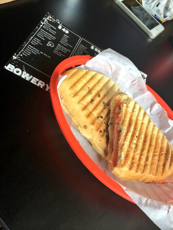 ArmandoLimon's tweet photo. Y para matar el hambre un sandwich italiano :: Bowery Sandwich Shop (Plaza Puente). #Queretaro http://t.co/frT1DRmpYK