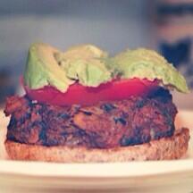 TheWellFactor's tweet photo. #Veggie #burger for your #memorialday http://t.co/KzsbWdmpQ7 #foodie #healthyliving #healthyfoodshare #grill http://t.co/IDg4HWNa2D