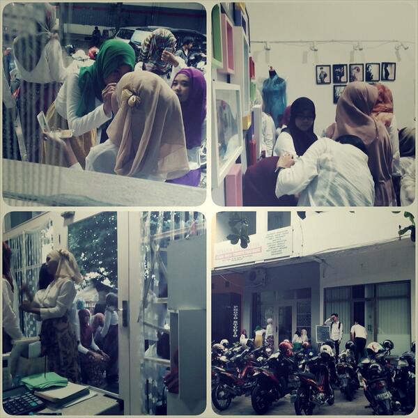 WarnaIndonesia_'s tweet photo. Seru itu kalo bersama - Thankyou @Sosek2011 . Kompak dan sukses terus buat kalian ♥#warnaindonesia #studiofoto #ugm http://t.co/cKRFoCNbqO