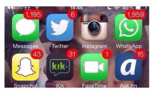 _RachelMaguire's tweet photo. Bitches be like "new wallpaper pic" http://t.co/LUIH4qbzl1