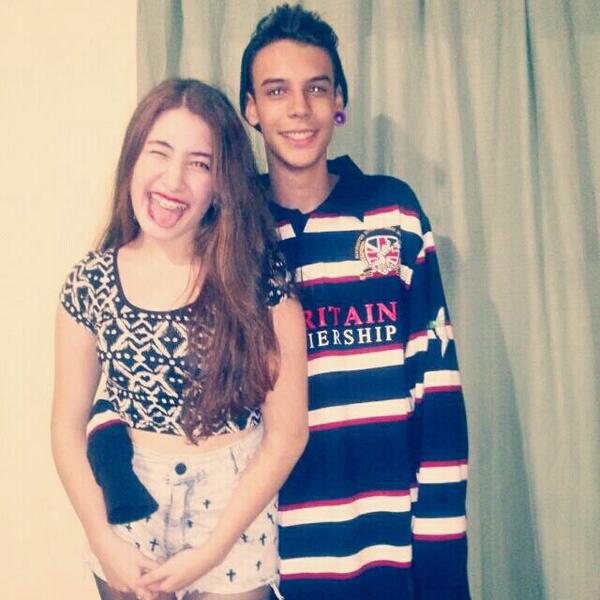 AposModas's tweet image. #AposModaAmor! Bellisimos, ademas de la ultra autenticidad. Como cuento de hadas, la princesa y el skater