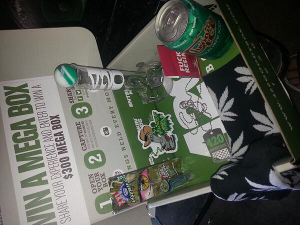 RedHeadBeast's tweet photo. #420goodybox best thing I've ever done hands down http://t.co/Dyfuz3Cq6m
