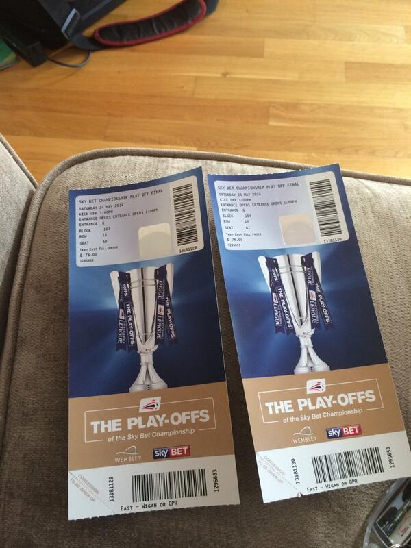 chazaustin10's tweet photo. @austintwelch ok you show me you have booked  your flights by 7.30 uk time and these tickets are yours http://t.co/w7MY3iooJ9